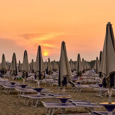 Seaside Getaway With Terrace In شقة بيبيوني