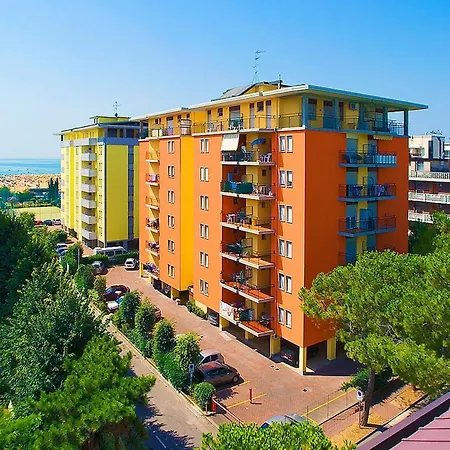 Seaside Getaway With Terrace In Appartamento Bibione