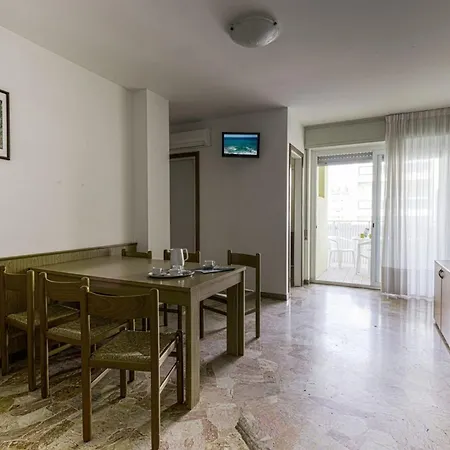 Seaside Getaway With Terrace In شقة *