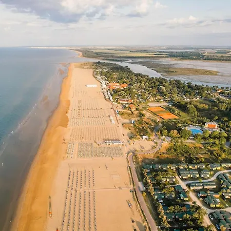 Appartamento Seaside Getaway With Terrace In Bibione